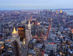 纽约尼克斯训练开放日，集结日内部沟通引欢呼，社区盾在即，轮换策略成焦点