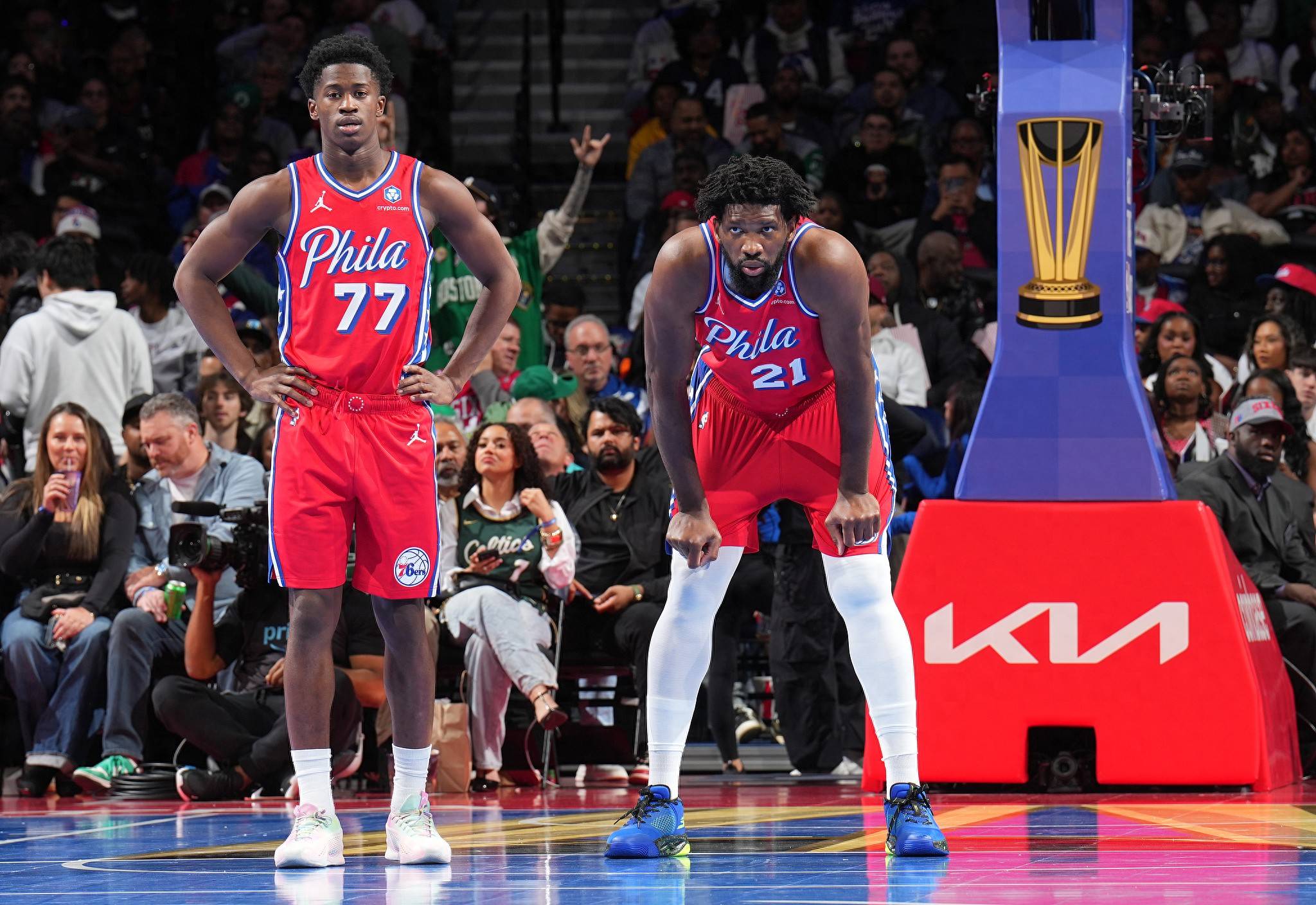 全明星赛关键时刻走向成谜,费城76人绝杀压哨,引发热议,高层口径保持一致 全明星赛关键时刻走向成谜,费城76人绝杀压哨,引发热议,高层口径保持一致